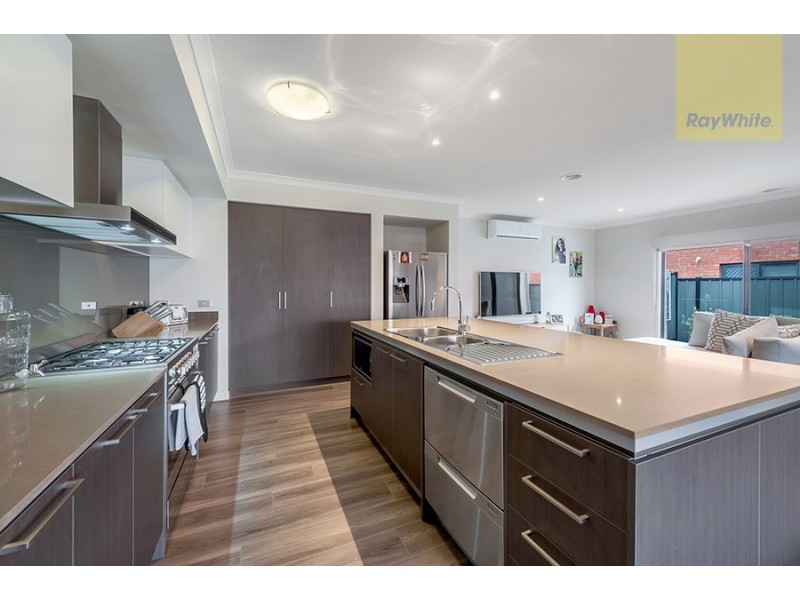 12 Bluebell Drive, Craigieburn VIC 3064