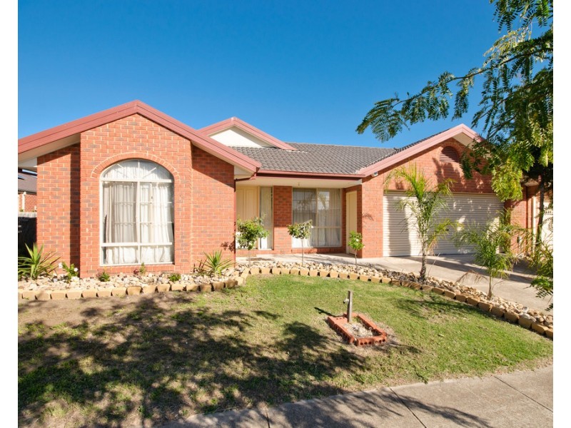 33 Limpopa Square, Roxburgh Park VIC 3064