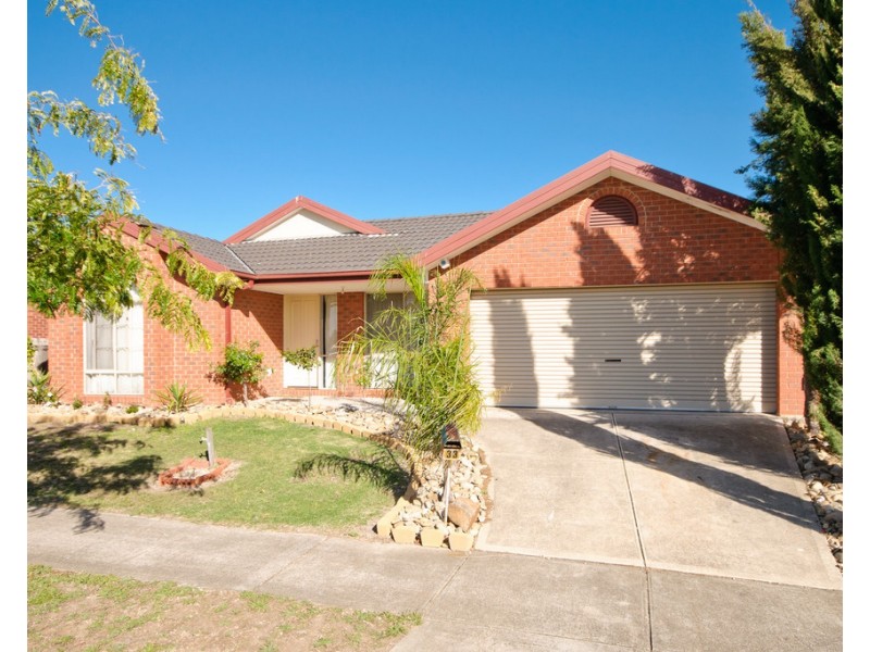 33 Limpopa Square, Roxburgh Park VIC 3064