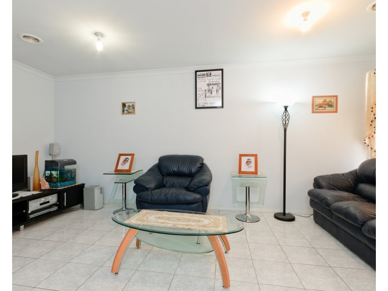 33 Limpopa Square, Roxburgh Park VIC 3064