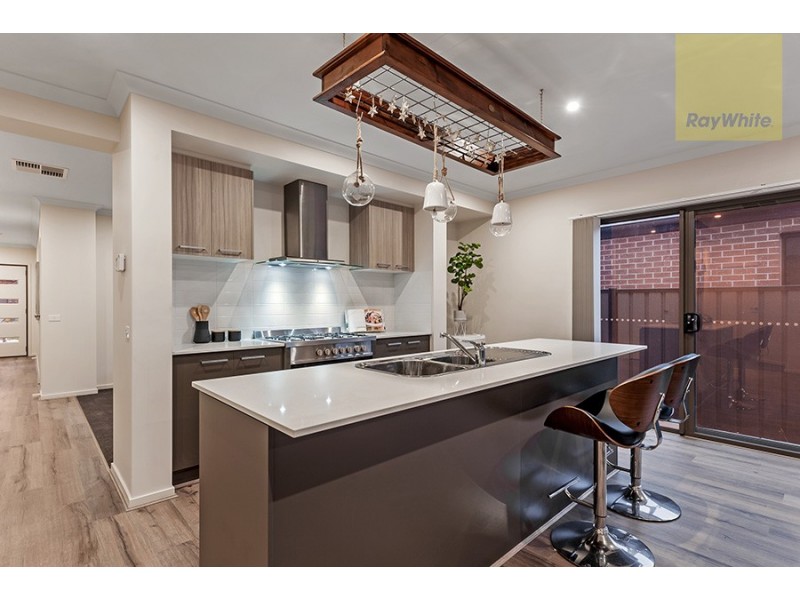 7 Kangaroo Road, Craigieburn VIC 3064