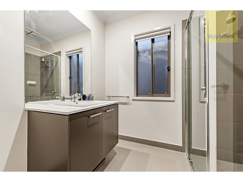 7 Kangaroo Road, Craigieburn VIC 3064