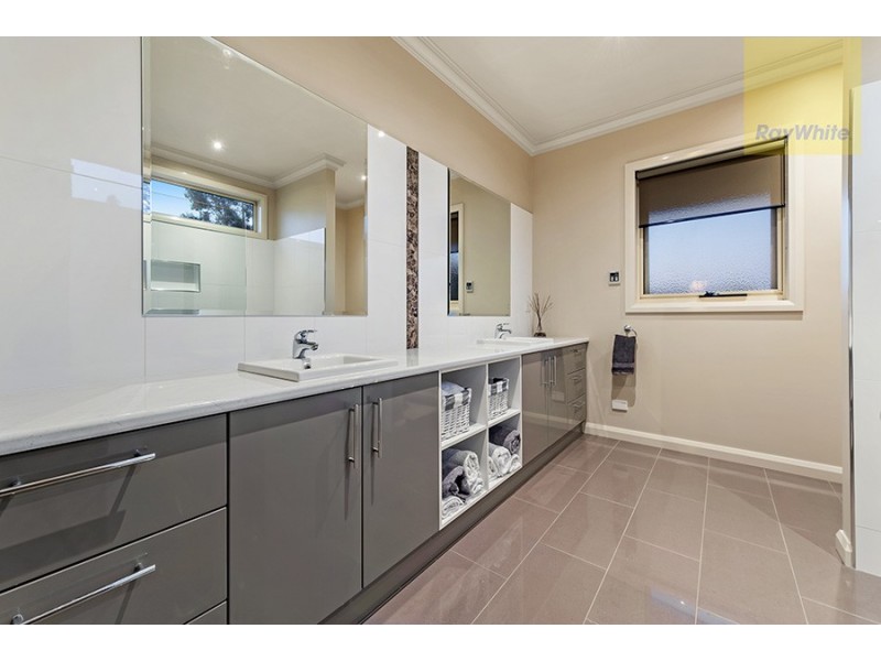 8 Vista Court, Heathcote Junction VIC 3758