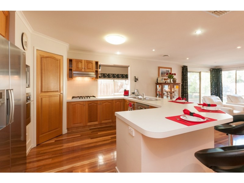 30 Simmonds Place, Roxburgh Park VIC 3064