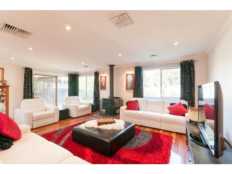 30 Simmonds Place, Roxburgh Park VIC 3064