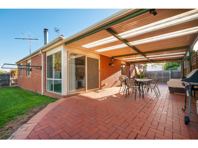 30 Simmonds Place, Roxburgh Park VIC 3064