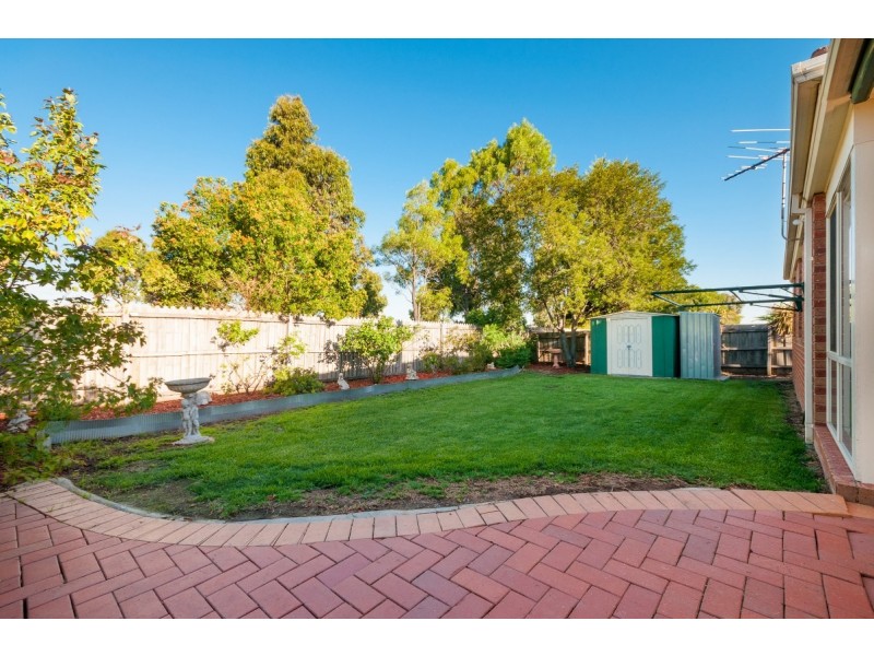 30 Simmonds Place, Roxburgh Park VIC 3064