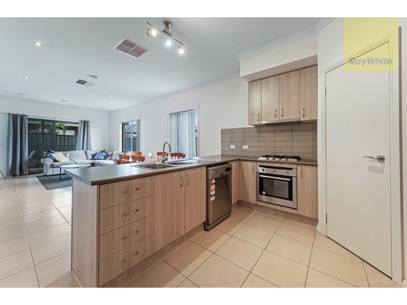 5 Bottlebrush Road, Craigieburn VIC 3064