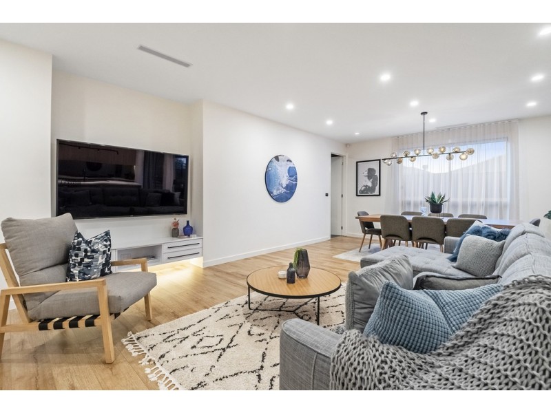 20 Peninsula Crescent, Craigieburn VIC 3064