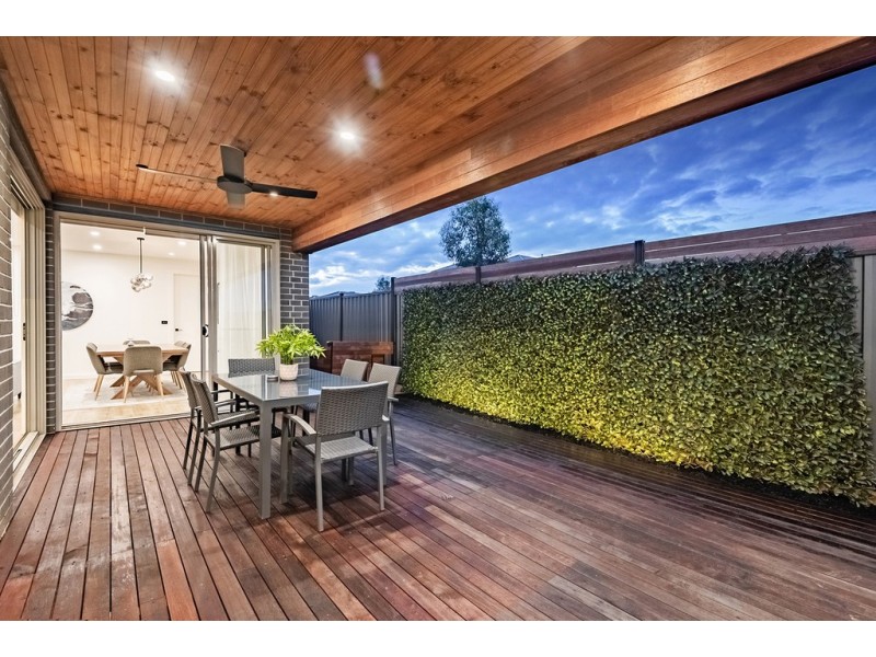 20 Peninsula Crescent, Craigieburn VIC 3064