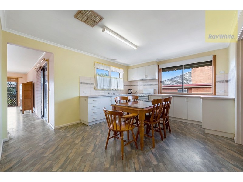 8 Rayfield Avenue, Craigieburn VIC 3064