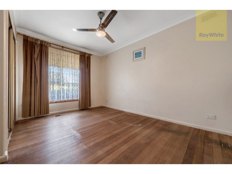 8 Rayfield Avenue, Craigieburn VIC 3064