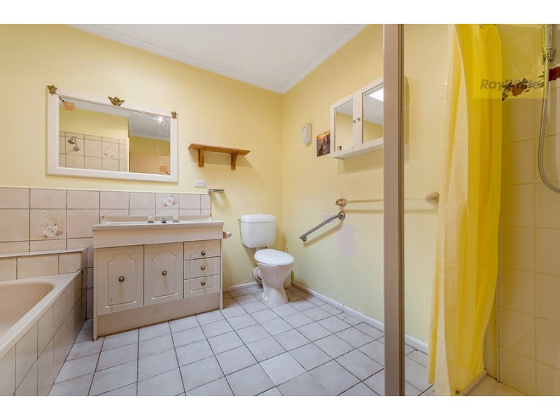 8 Rayfield Avenue, Craigieburn VIC 3064