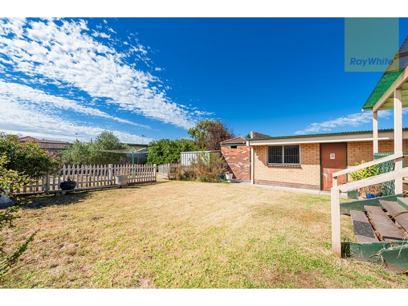 8 Rayfield Avenue, Craigieburn VIC 3064