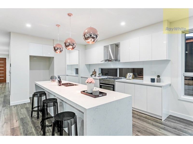 82 Wisteria Avenue, Craigieburn VIC 3064