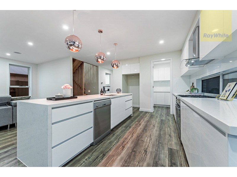 82 Wisteria Avenue, Craigieburn VIC 3064