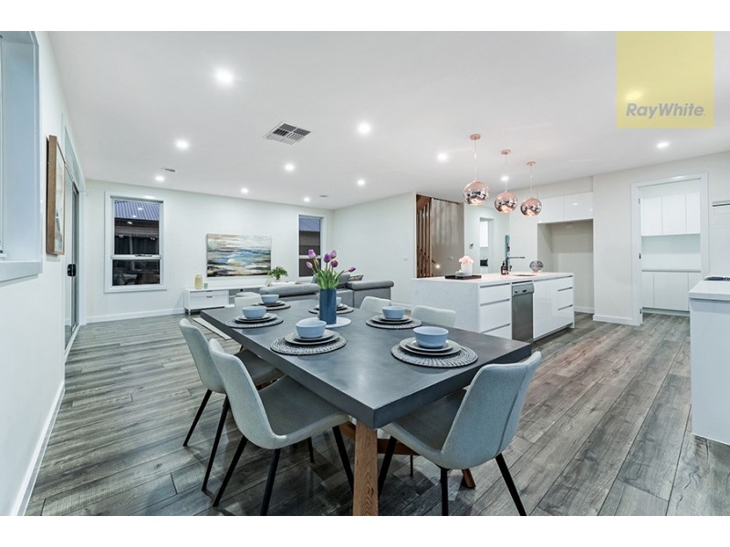 82 Wisteria Avenue, Craigieburn VIC 3064