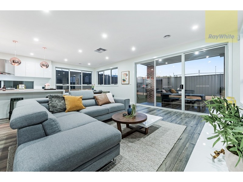 82 Wisteria Avenue, Craigieburn VIC 3064