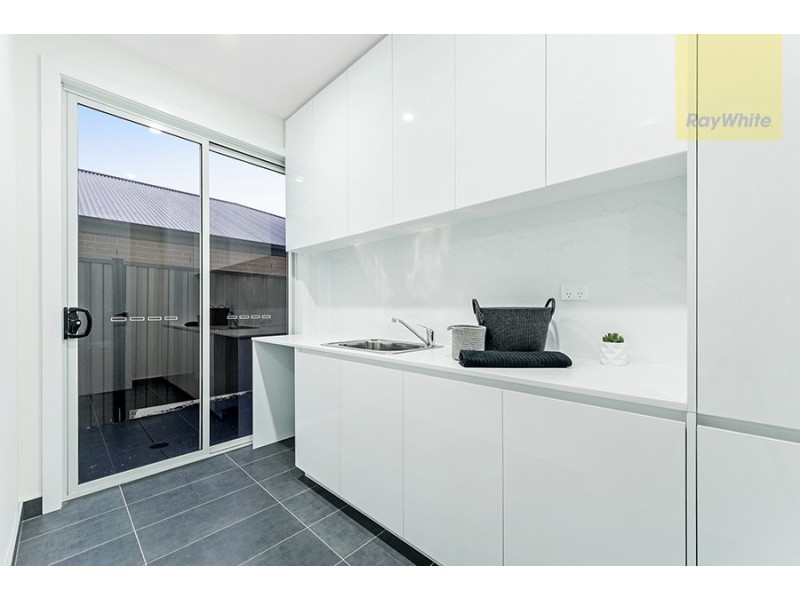 82 Wisteria Avenue, Craigieburn VIC 3064