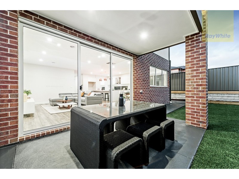 82 Wisteria Avenue, Craigieburn VIC 3064