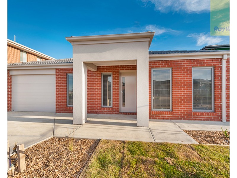 13 Kenora Way, Mickleham VIC 3064