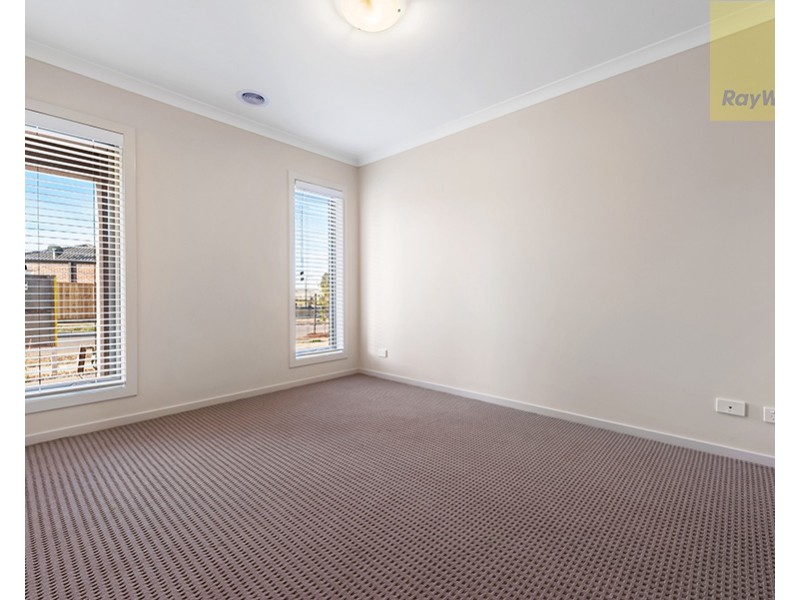 13 Kenora Way, Mickleham VIC 3064
