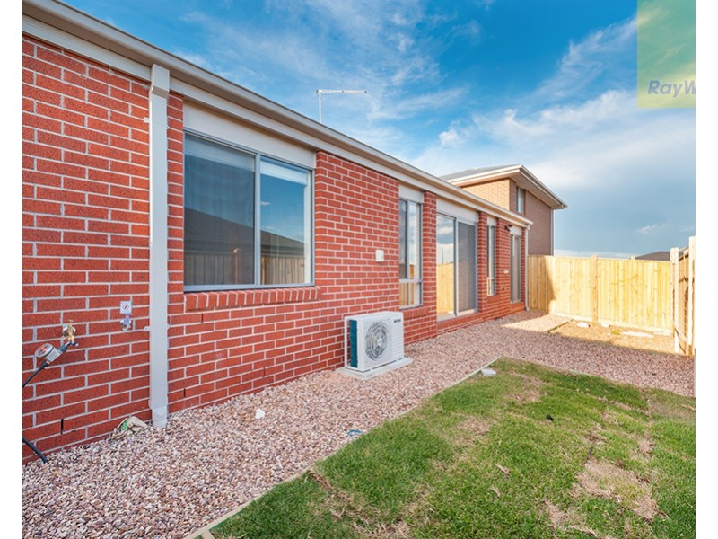 13 Kenora Way, Mickleham VIC 3064