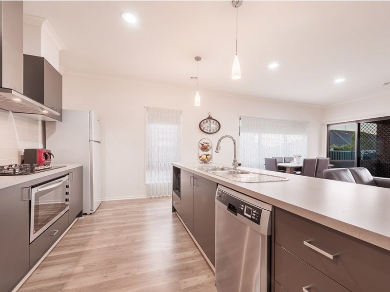 13 Pearl Drive, Craigieburn VIC 3064