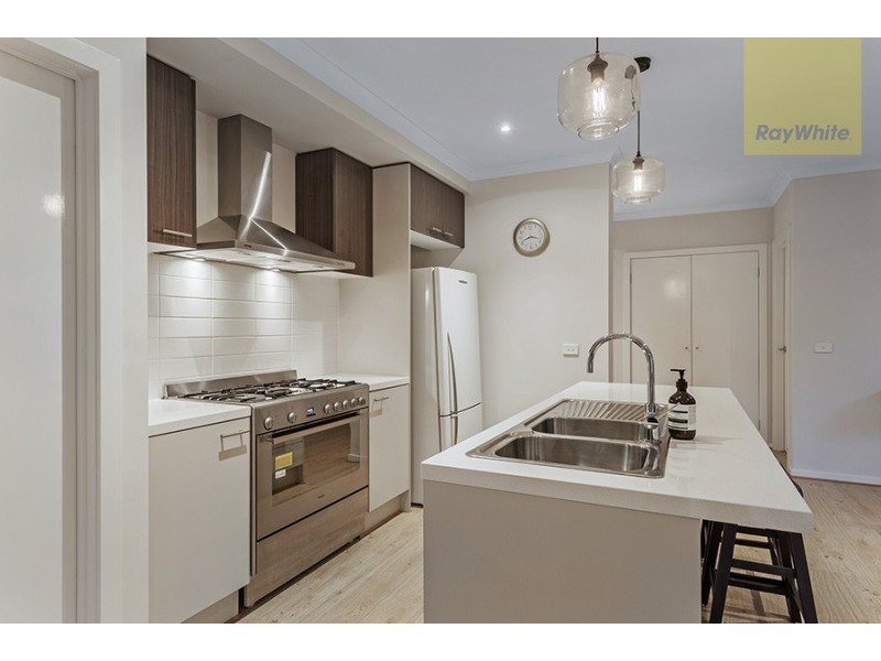 10 Iron Bridge Road, Craigieburn VIC 3064