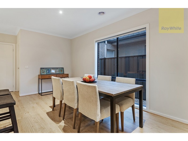 10 Iron Bridge Road, Craigieburn VIC 3064