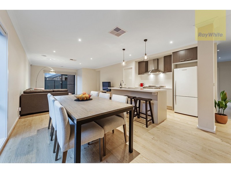 10 Iron Bridge Road, Craigieburn VIC 3064