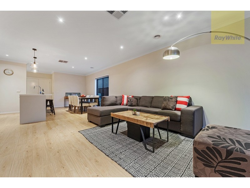 10 Iron Bridge Road, Craigieburn VIC 3064