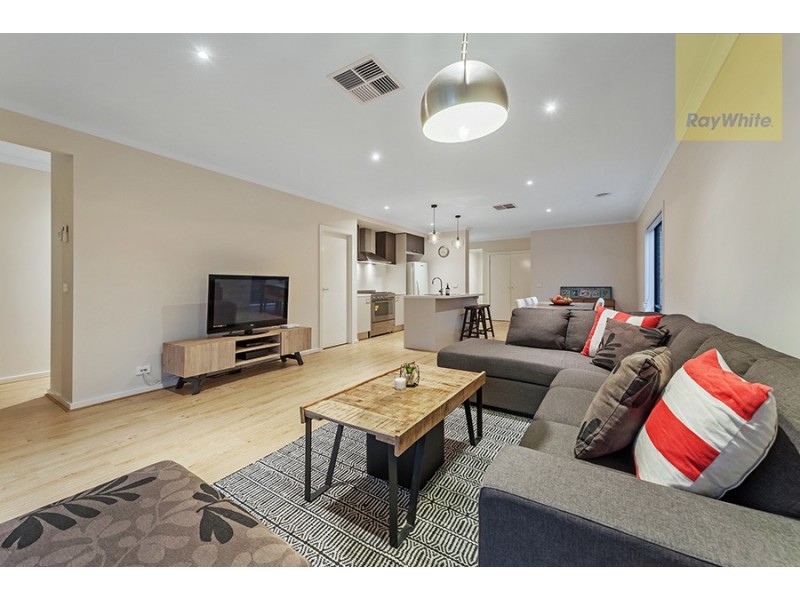 10 Iron Bridge Road, Craigieburn VIC 3064