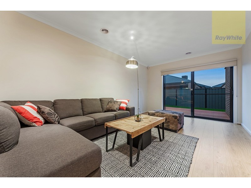 10 Iron Bridge Road, Craigieburn VIC 3064