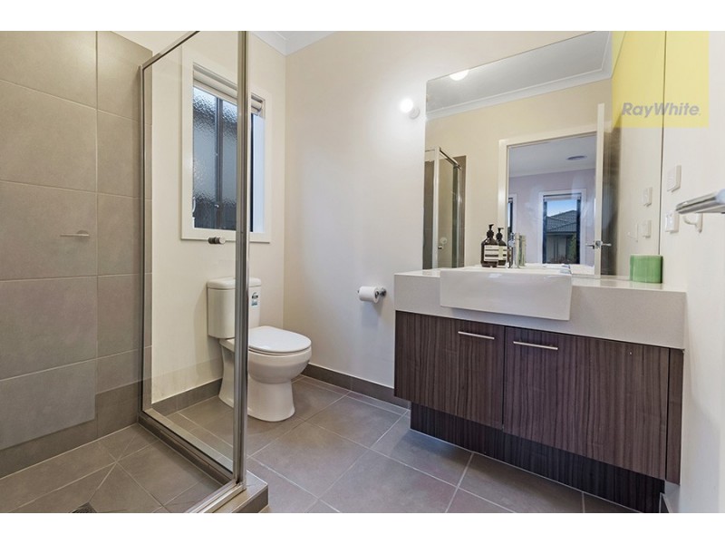 10 Iron Bridge Road, Craigieburn VIC 3064