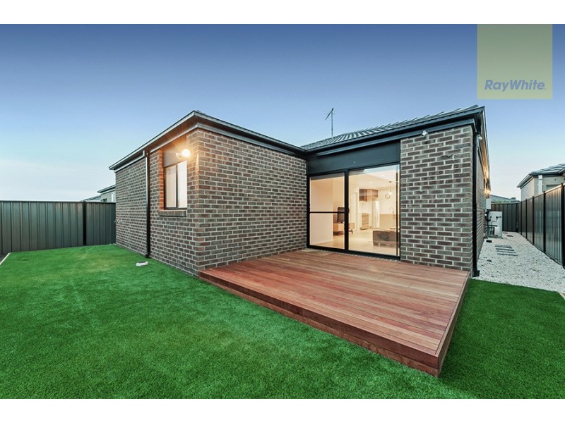 10 Iron Bridge Road, Craigieburn VIC 3064