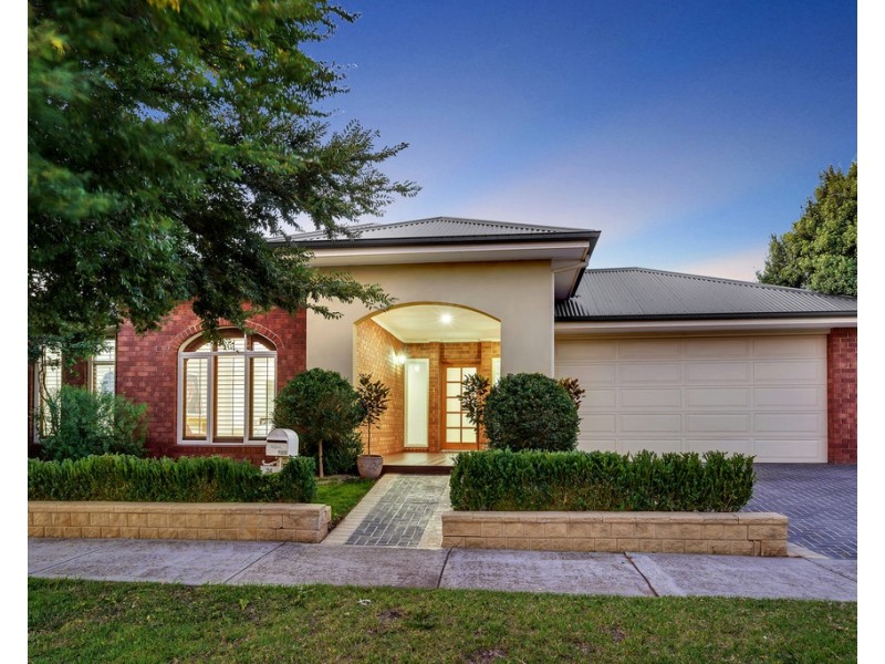24 Arapiles Avenue, Craigieburn VIC 3064