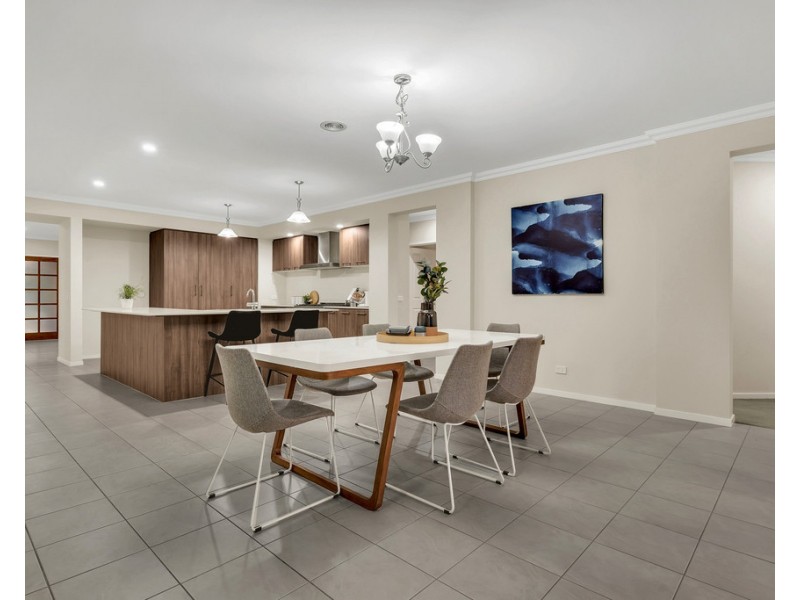 24 Arapiles Avenue, Craigieburn VIC 3064