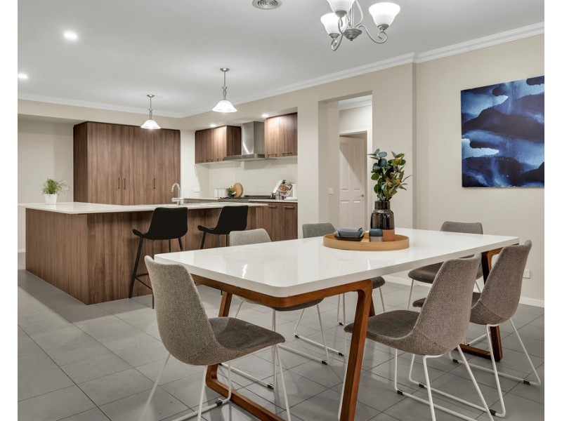 24 Arapiles Avenue, Craigieburn VIC 3064