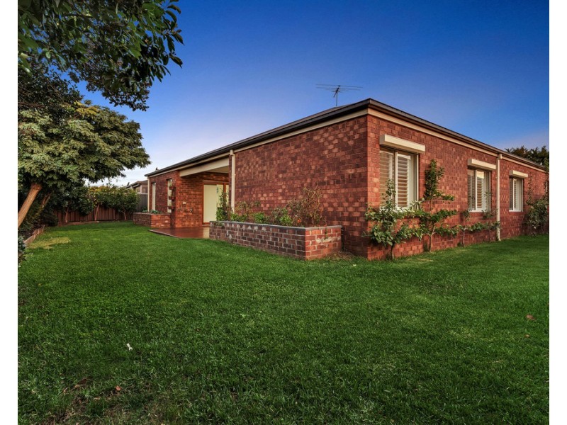 24 Arapiles Avenue, Craigieburn VIC 3064