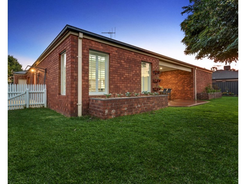 24 Arapiles Avenue, Craigieburn VIC 3064