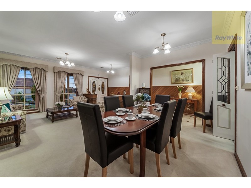 119 Chichester Drive, Taylors Lakes VIC 3038