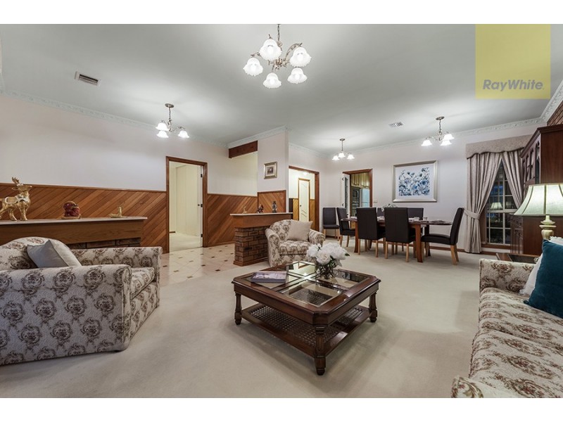 119 Chichester Drive, Taylors Lakes VIC 3038