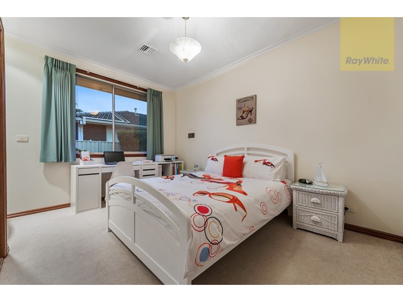 119 Chichester Drive, Taylors Lakes VIC 3038