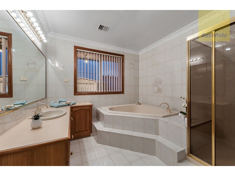 119 Chichester Drive, Taylors Lakes VIC 3038