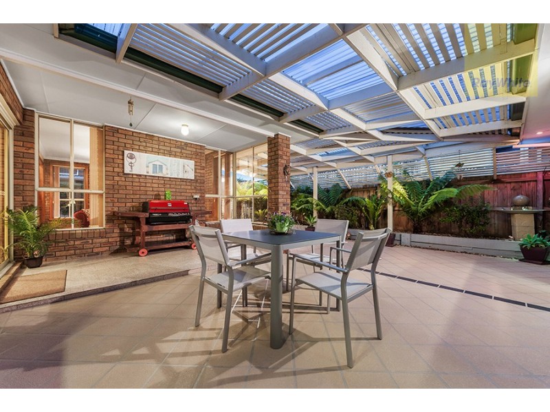 119 Chichester Drive, Taylors Lakes VIC 3038