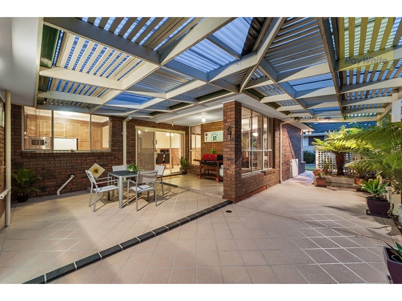119 Chichester Drive, Taylors Lakes VIC 3038