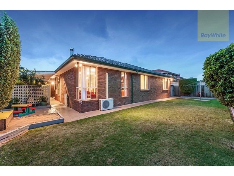 119 Chichester Drive, Taylors Lakes VIC 3038