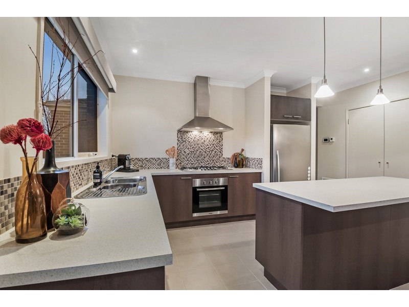 28 Grevillea Street, Craigieburn VIC 3064