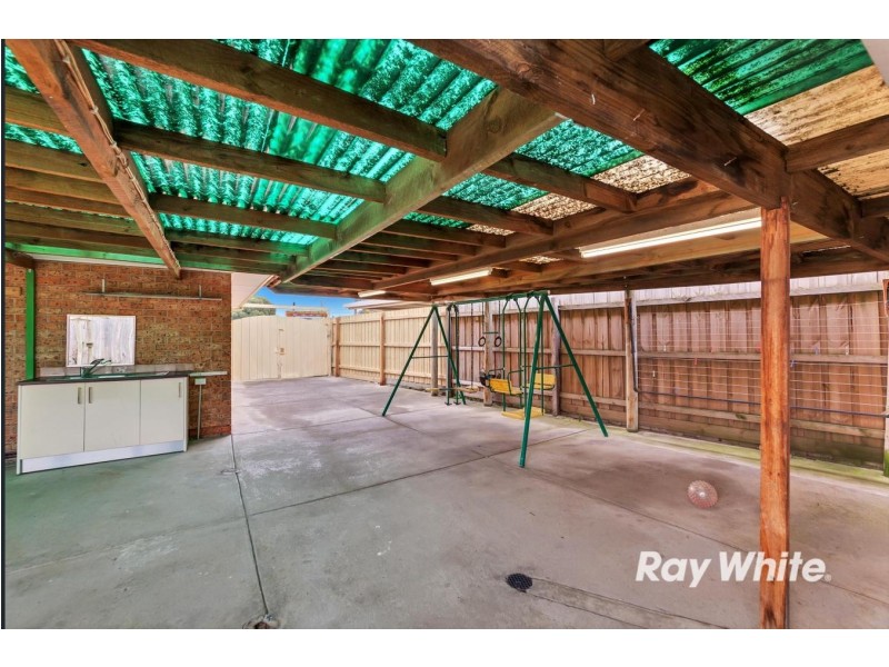 5 Ellam Court, Meadow Heights VIC 3048